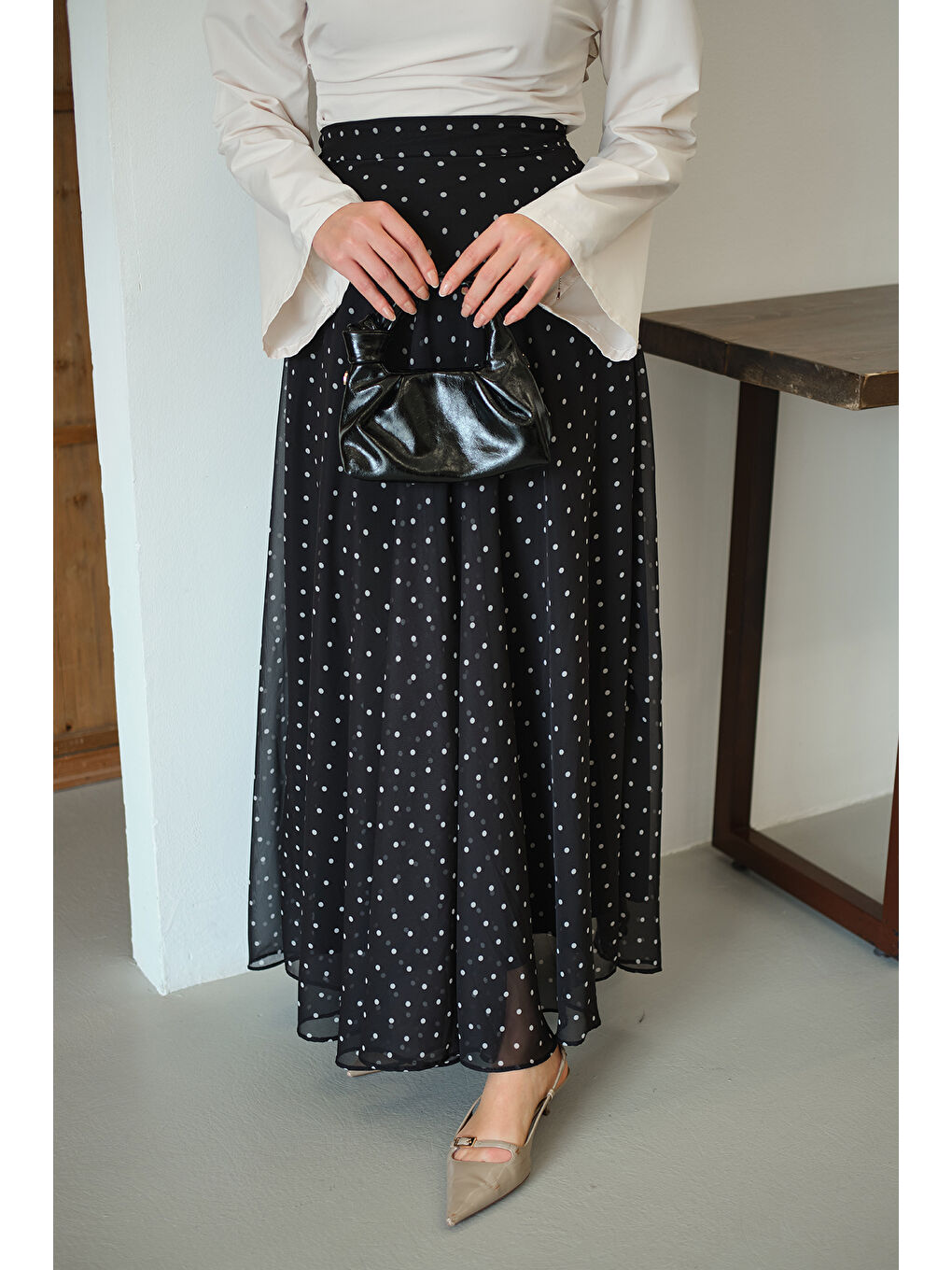 Kadın Puantiye Detay Şifon Etek Siyah-4