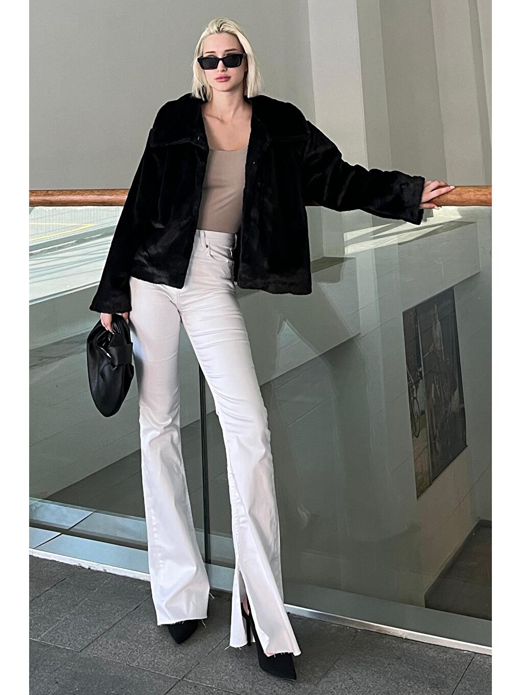 Siyah Yakalı Yumuşak Dokulu Astarlı Kadın Pelüş Kürk Mg2178-1