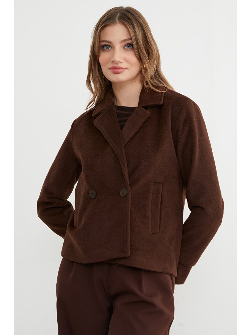Kahverengi Cepli Kruvaze Yaka Yumuşak Dokulu Kaşe Mont-2