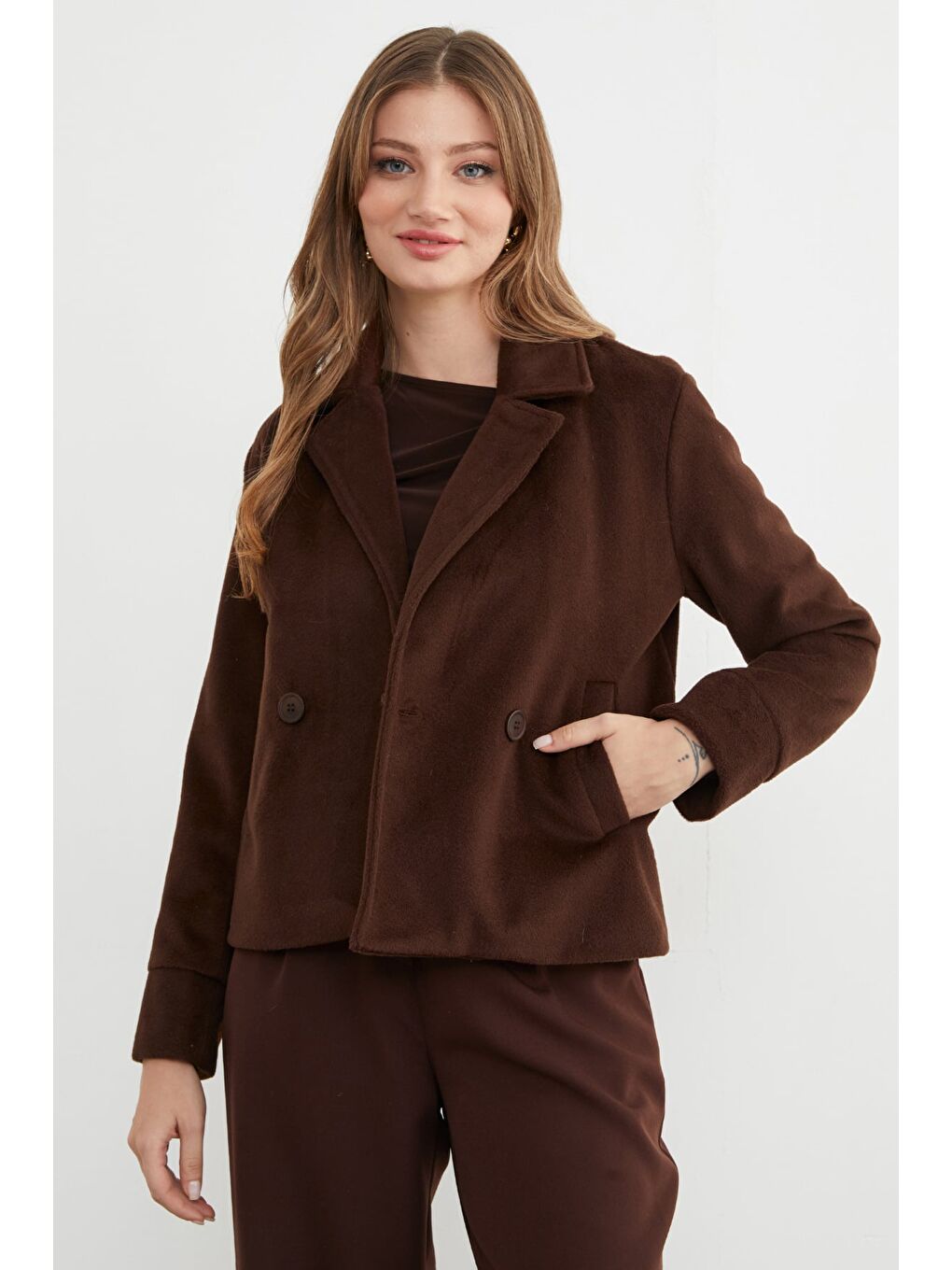 Kahverengi Cepli Kruvaze Yaka Yumuşak Dokulu Kaşe Mont-3