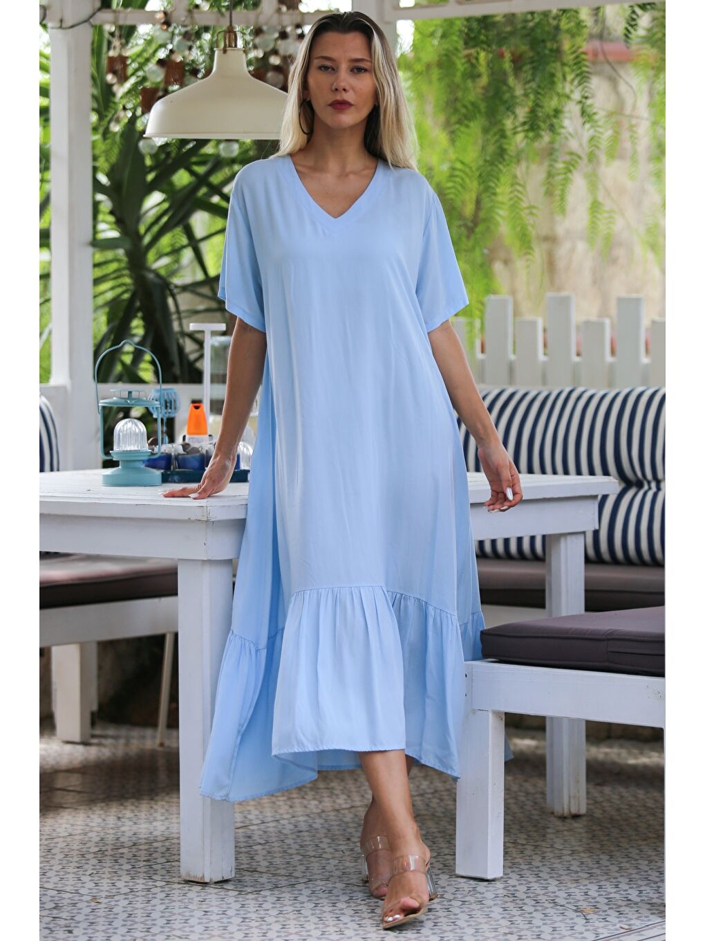 Gök Mavisi V Yaka Kısa Kol Eteği Fırfırlı Dokuma Casual Elbise-2
