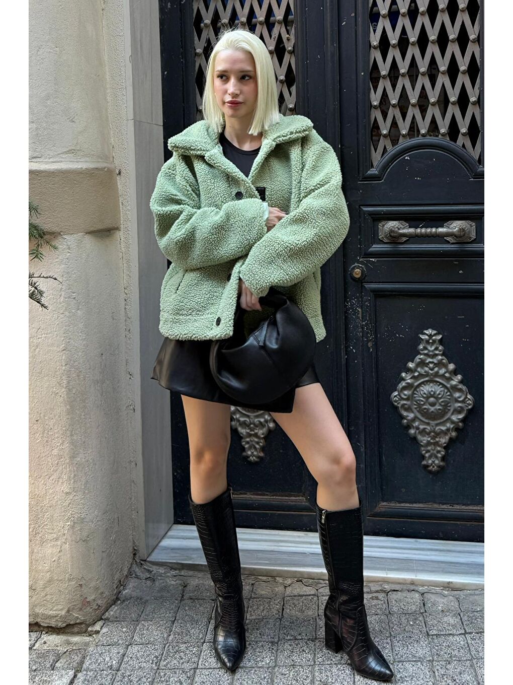 Yeşil Deri Detaylı Kadın Pelüş Mont Mg2485-4