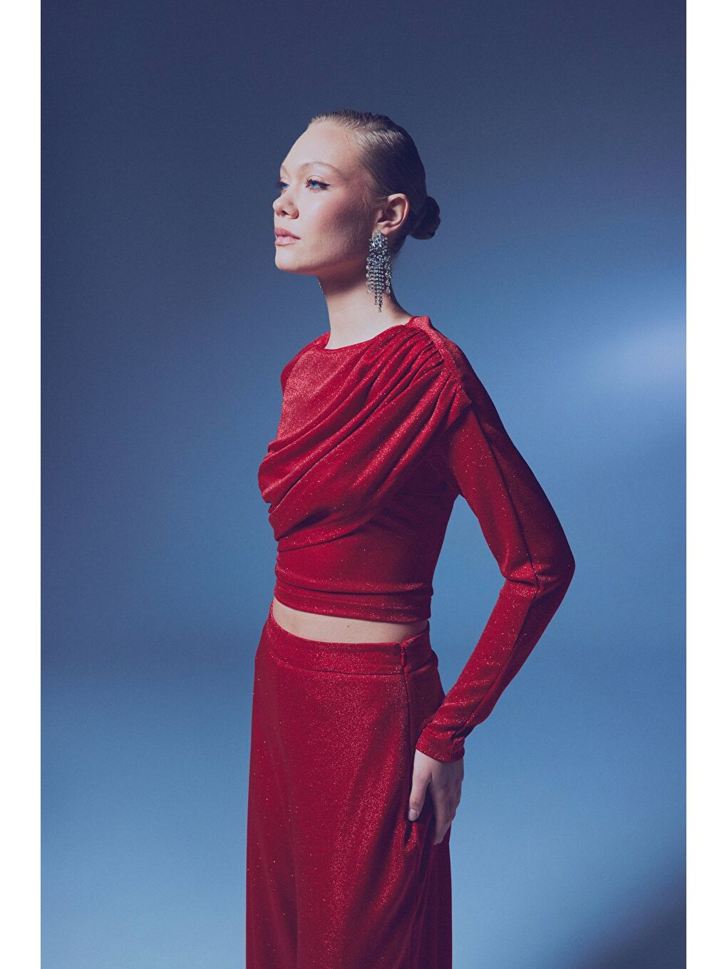 Büzgü Detaylı Simli Bluz - Kırmızı-3