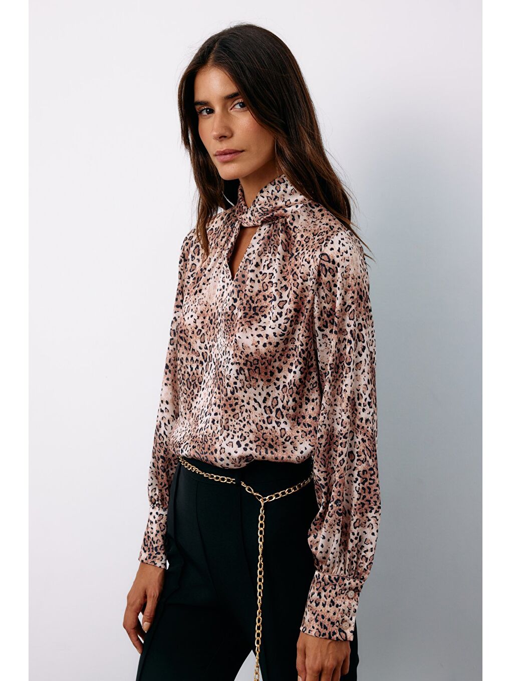 Detaylı Yaka Leopar Desenli Bluz - Bej-3