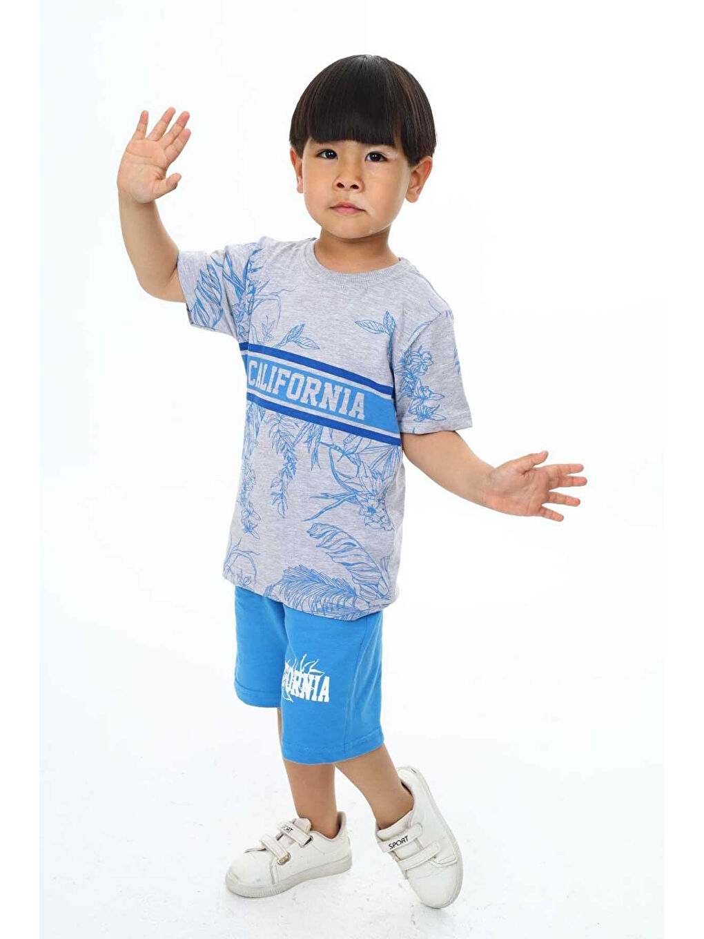 Gri Şortlu Erkek Çocuk takım