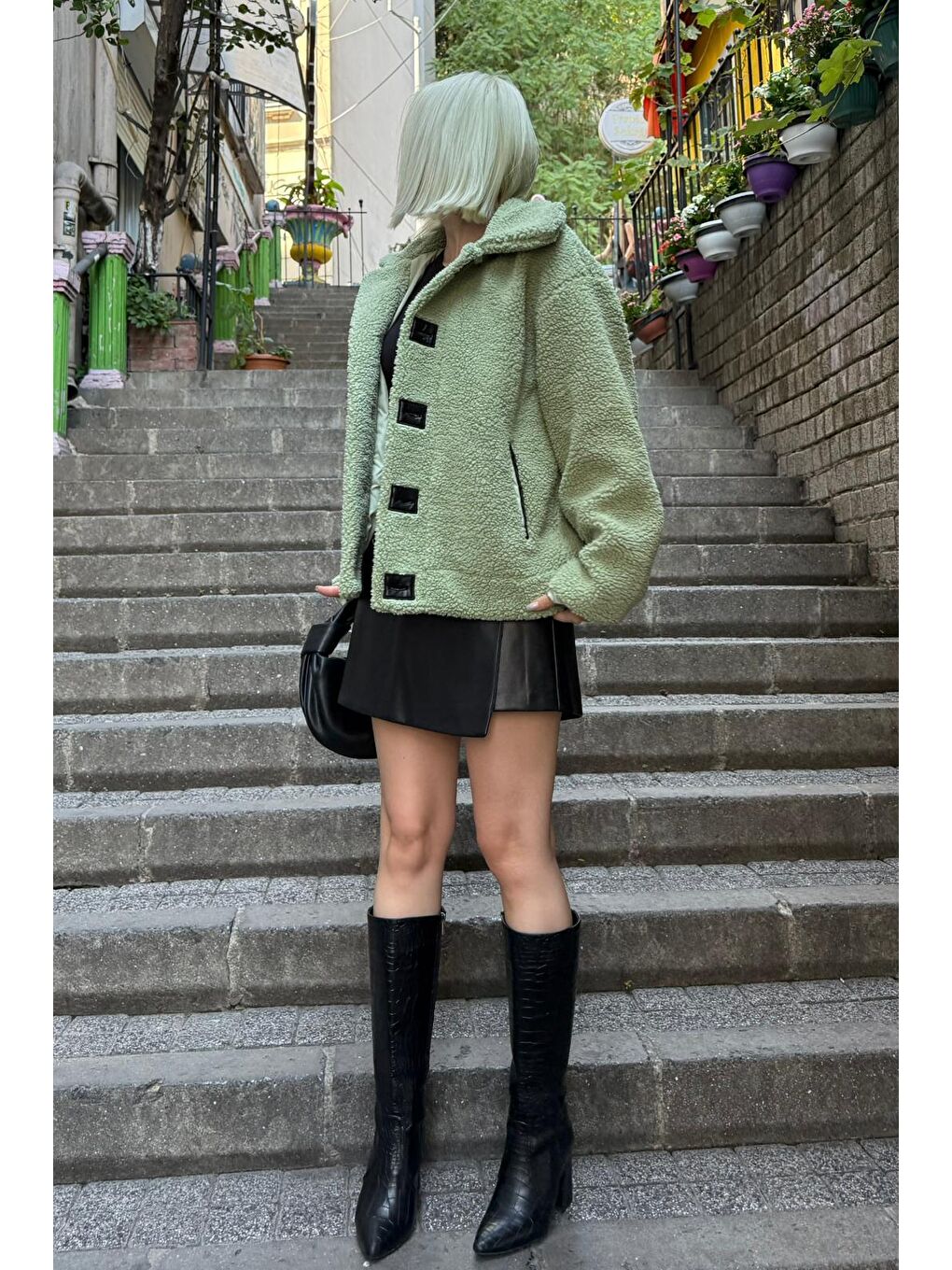 Yeşil Deri Detaylı Kadın Pelüş Mont Mg2485-8