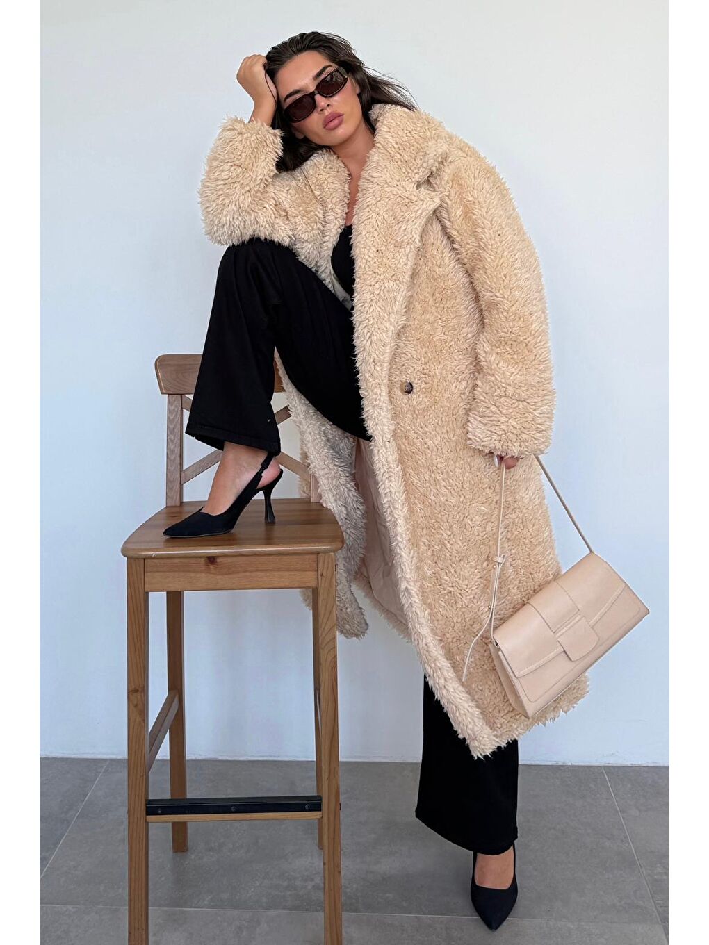 Bej Pelüş Düğmeli Kadın Kaban Mg2516-1