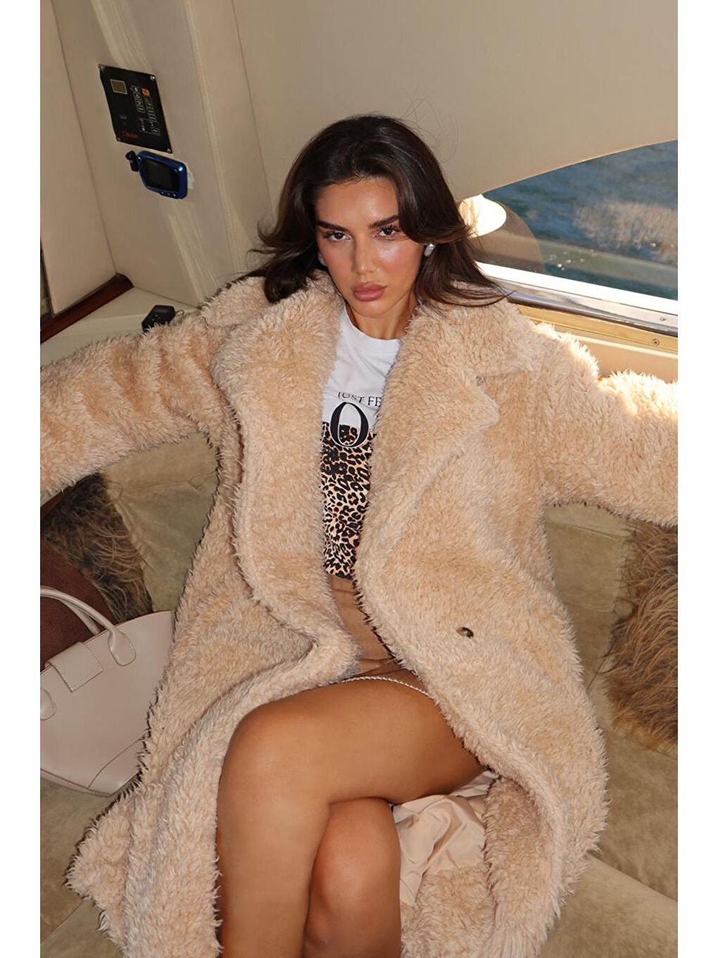 Bej Pelüş Düğmeli Kadın Kaban Mg2516-3