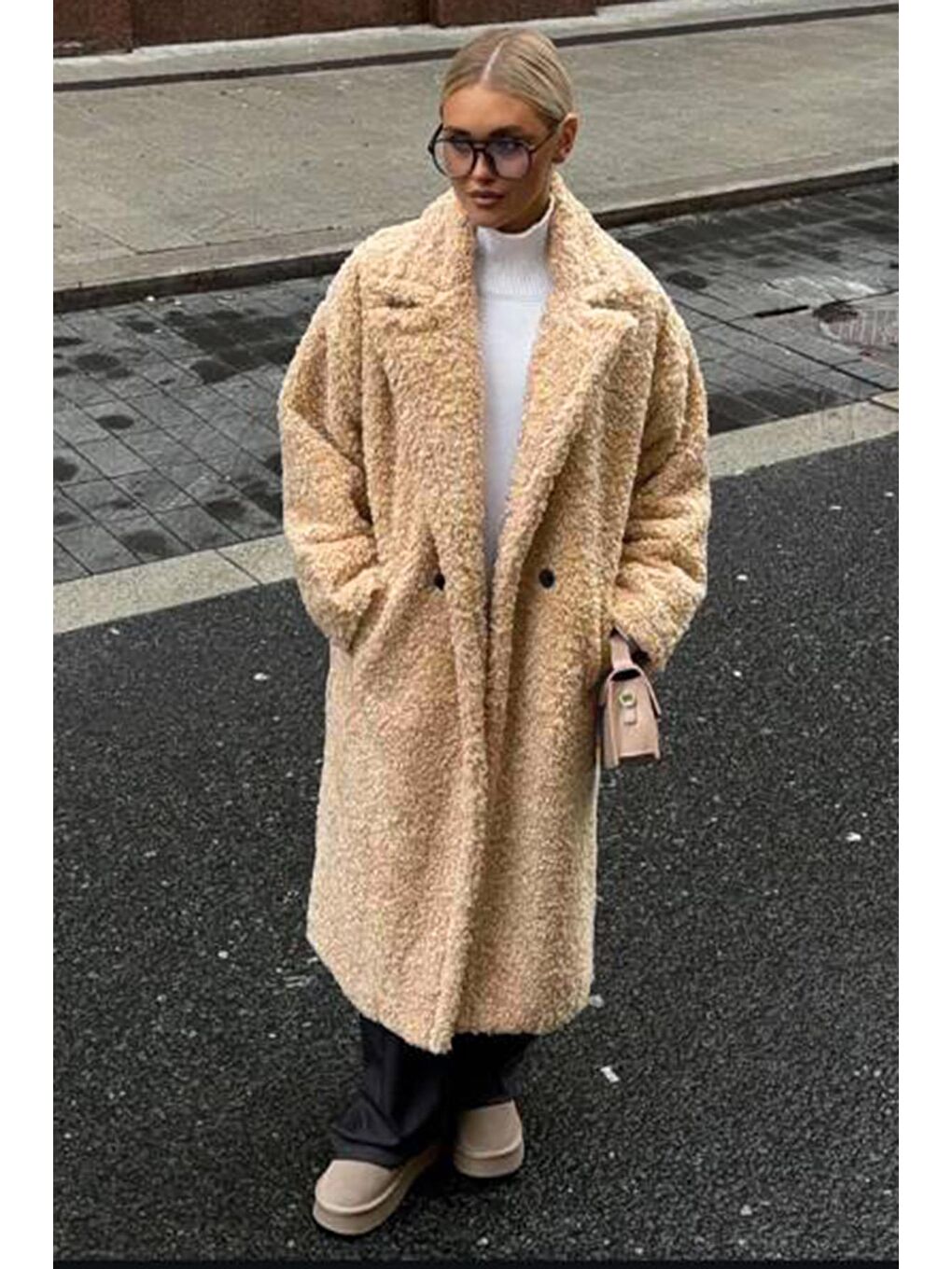 Bej Pelüş Düğmeli Kadın Kaban Mg2516-6