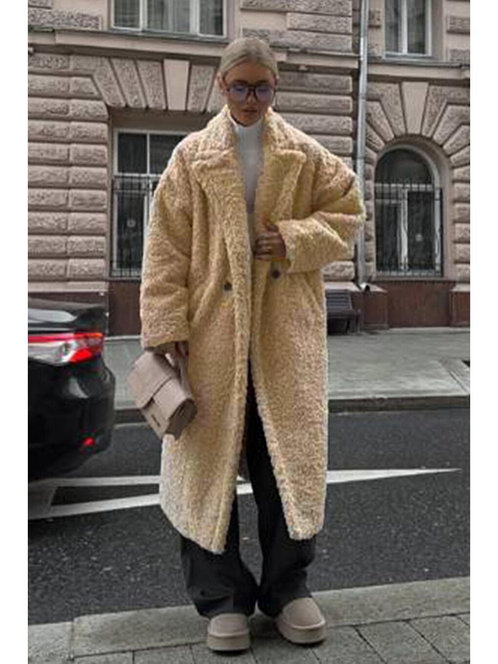 Bej Pelüş Düğmeli Kadın Kaban Mg2516-8