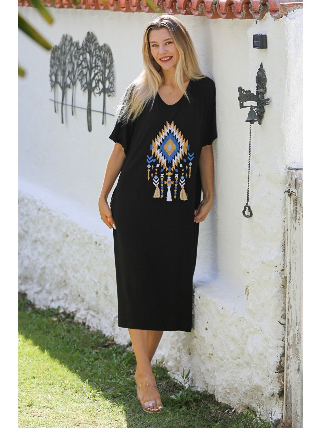 Siyah Yuvarlak Yaka Kısa Kol Cepli Nakışlı Örme Casual Elbise-2