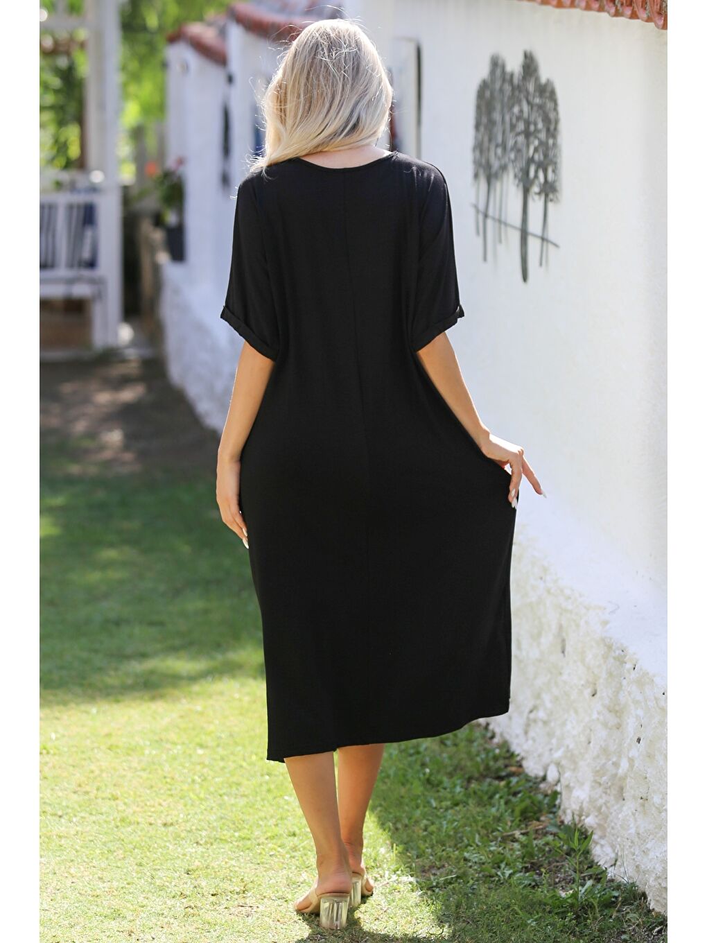 Siyah Yuvarlak Yaka Kısa Kol Cepli Nakışlı Örme Casual Elbise-7