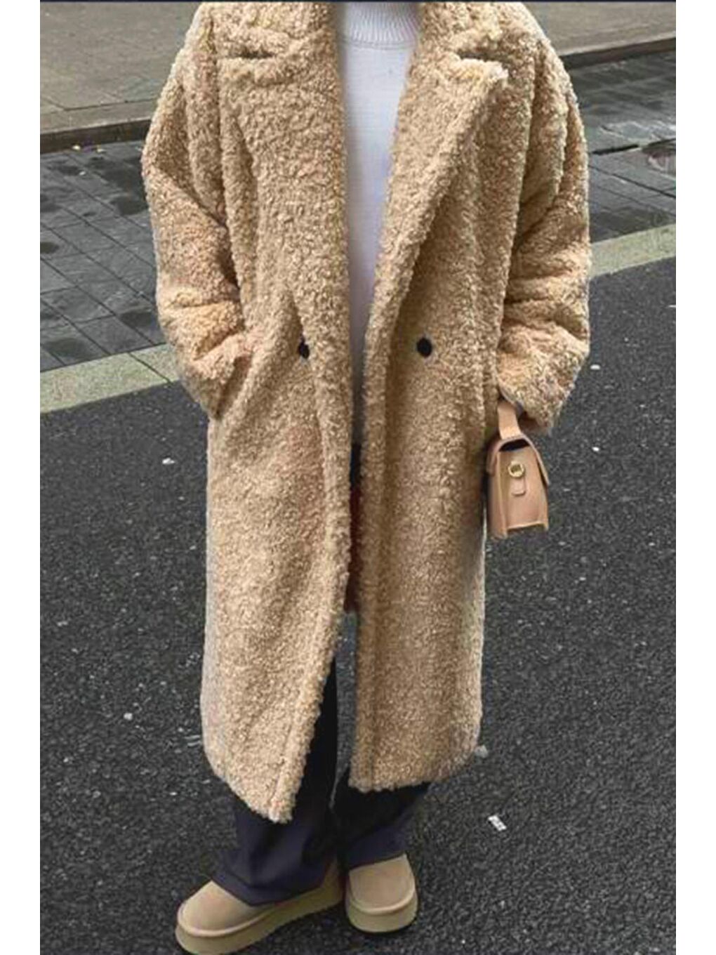 Bej Pelüş Düğmeli Kadın Kaban Mg2516-9