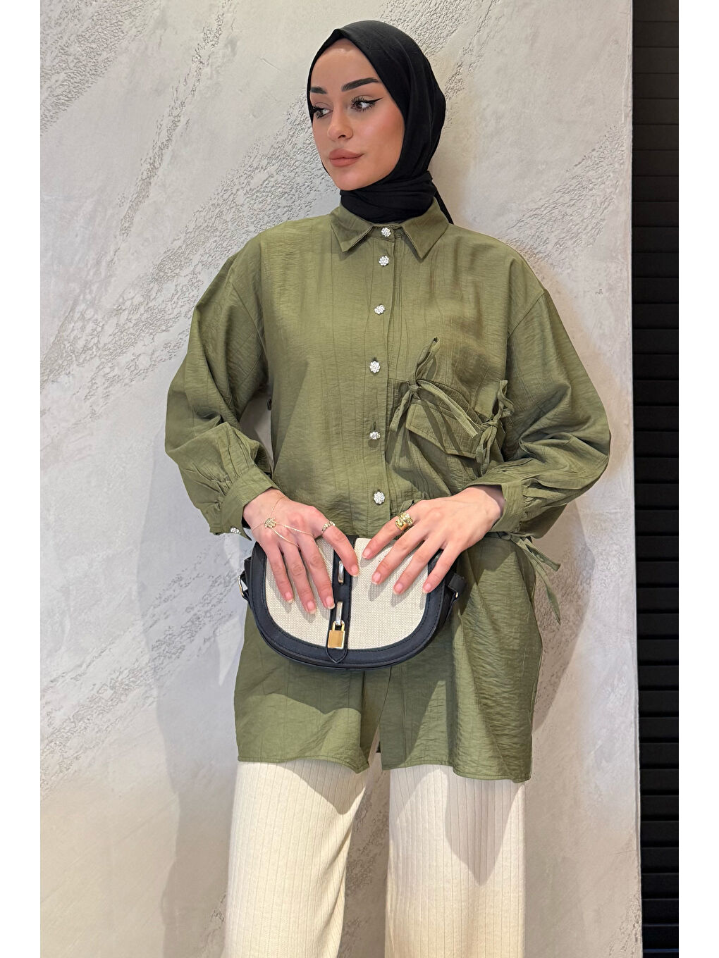 Haki Yan Bağlamalı Taş Detaylı Tesettür Gömlek