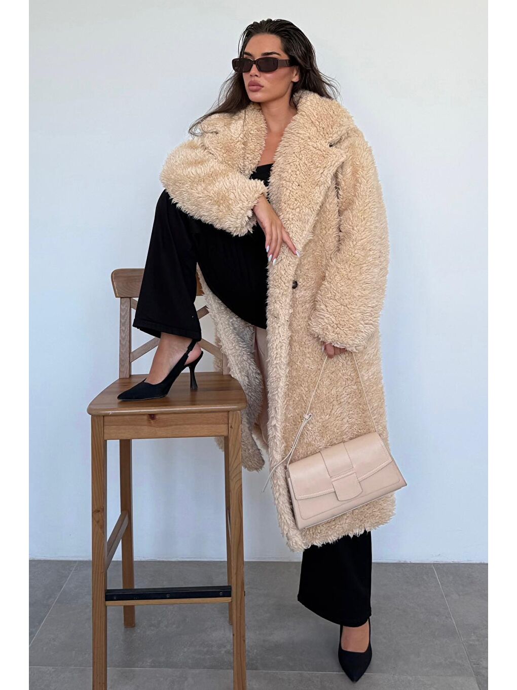 Bej Pelüş Düğmeli Kadın Kaban Mg2516-10