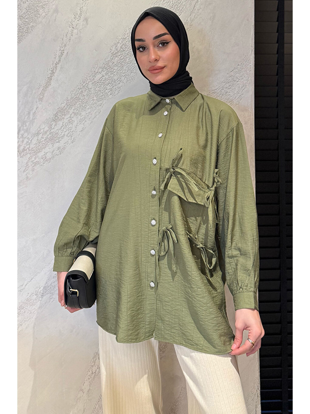 Haki Yan Bağlamalı Taş Detaylı Tesettür Gömlek-3