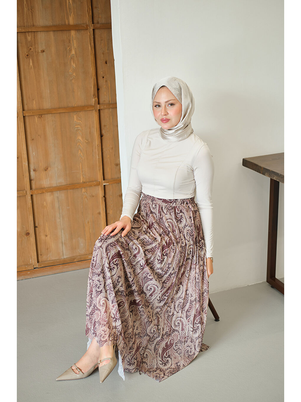 Kadın Asimetrik Kesim Etnik Desenli Şifon Etek Kahverengi-1