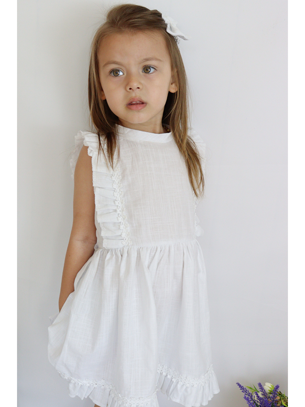 Beyaz Kız Çocuk Eloise Keten Kolsuz Fırfırlı Dantel Detaylı Elbise Toka Takım-7