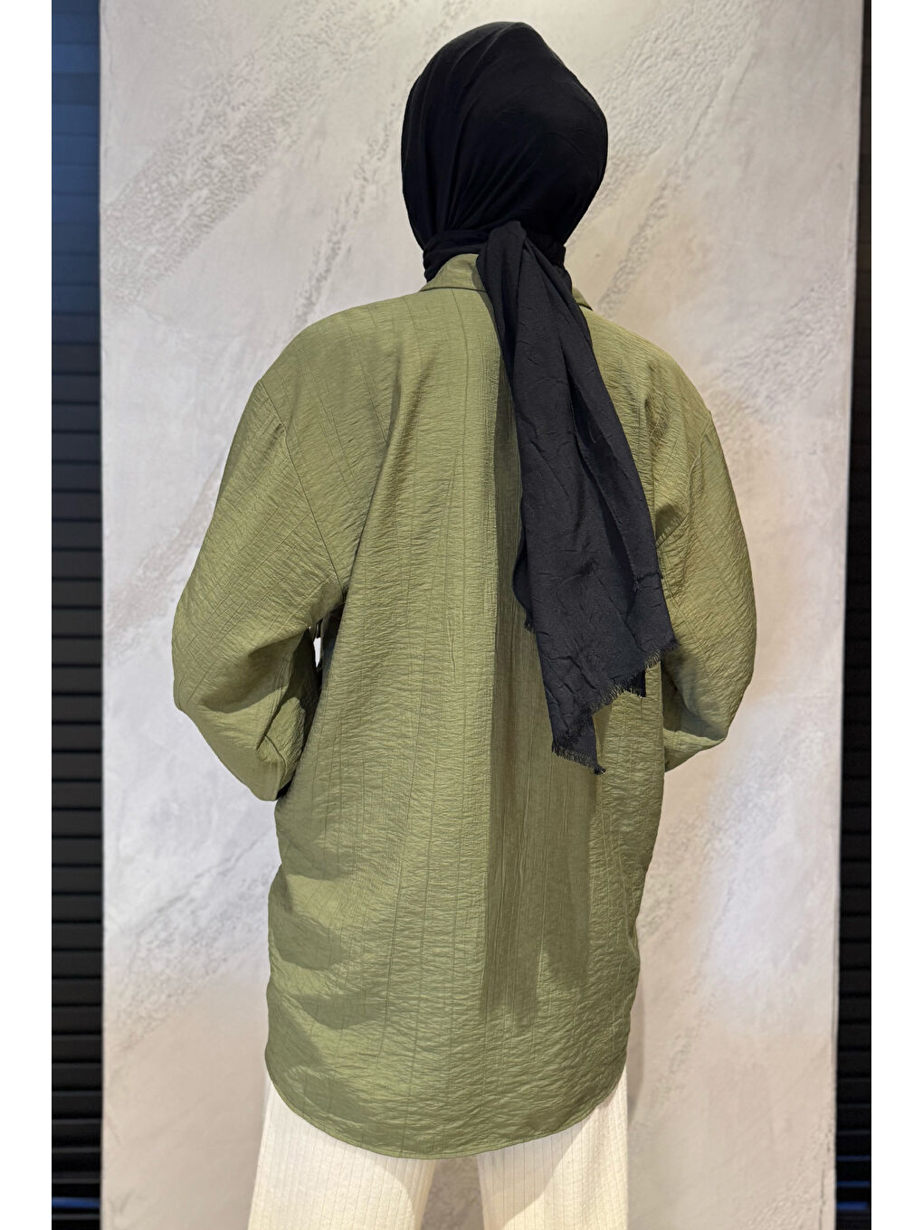 Haki Yan Bağlamalı Taş Detaylı Tesettür Gömlek-7