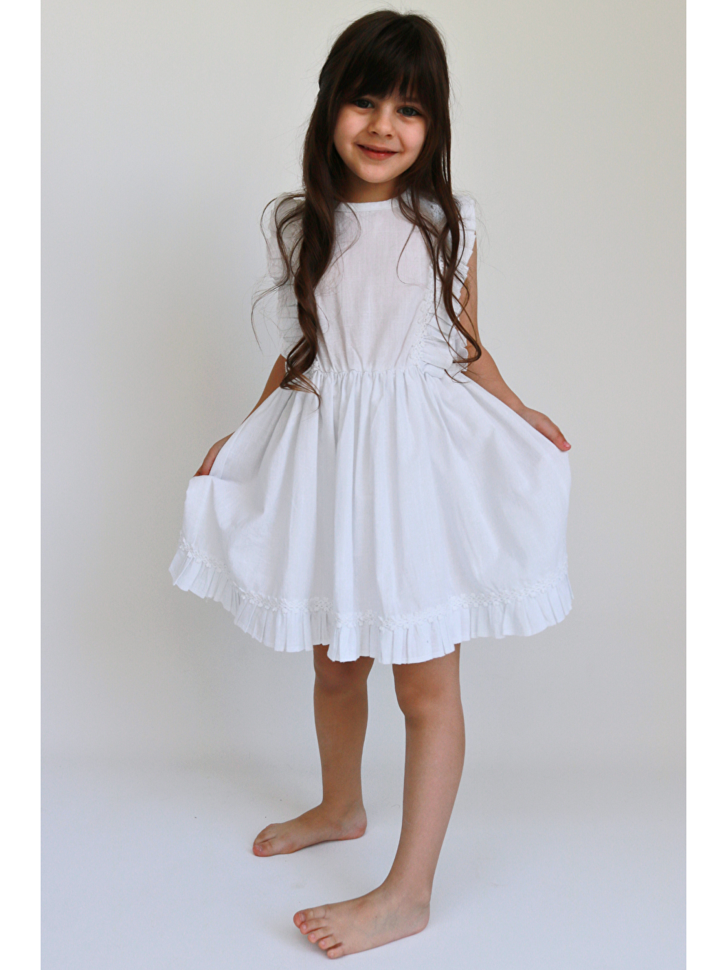 Beyaz Kız Çocuk Eloise Keten Kolsuz Fırfırlı Dantel Detaylı Elbise Toka Takım-9