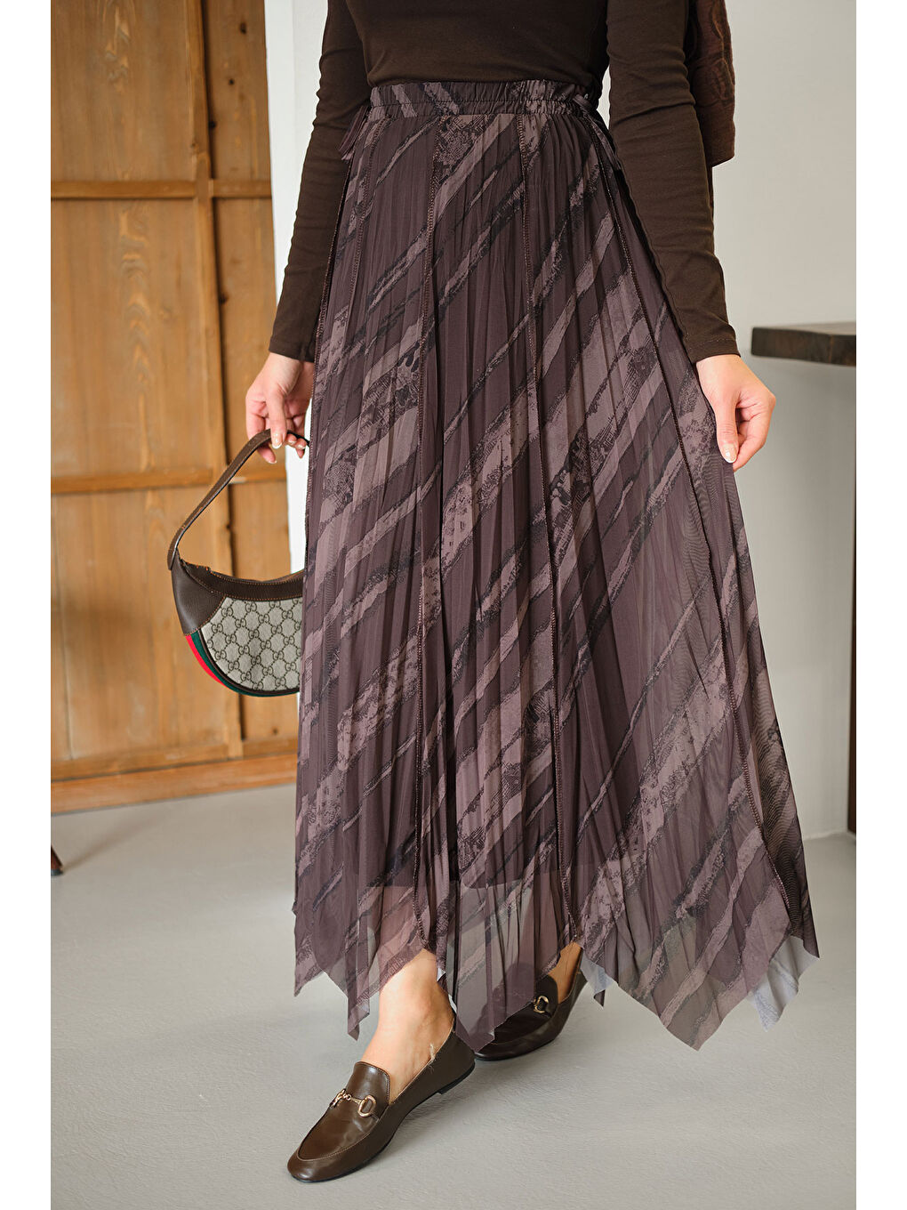 Kadın Kalın Fırça Desen Asimetrik Kesim Şifon Etek Kahverengi-1