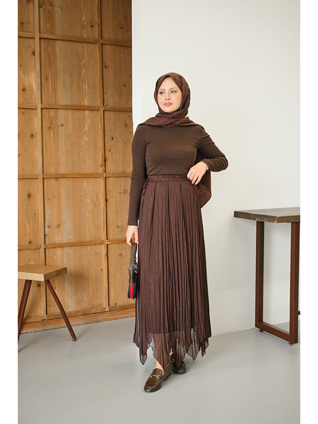 Kadın Yanları Bağcık Detay Simli Şifon Etek Kahverengi-1