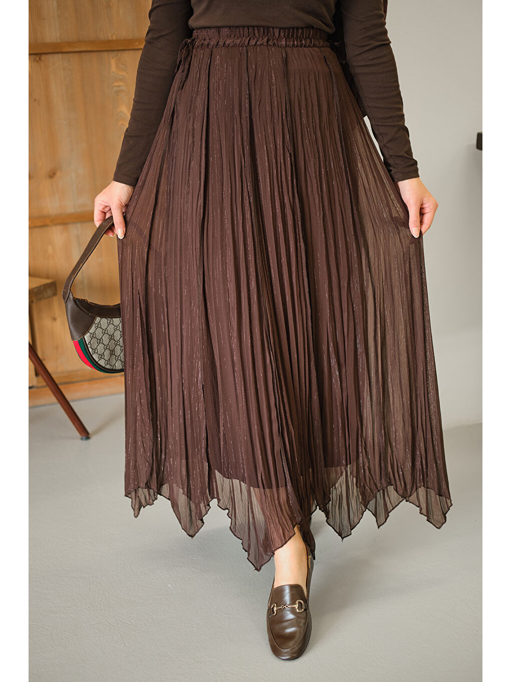 Kadın Yanları Bağcık Detay Simli Şifon Etek Kahverengi-3