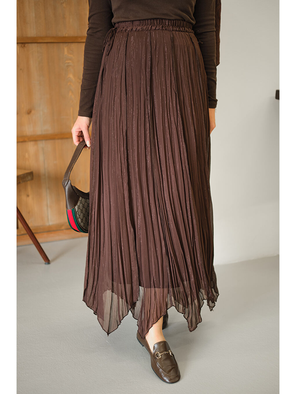 Kadın Yanları Bağcık Detay Simli Şifon Etek Kahverengi-4