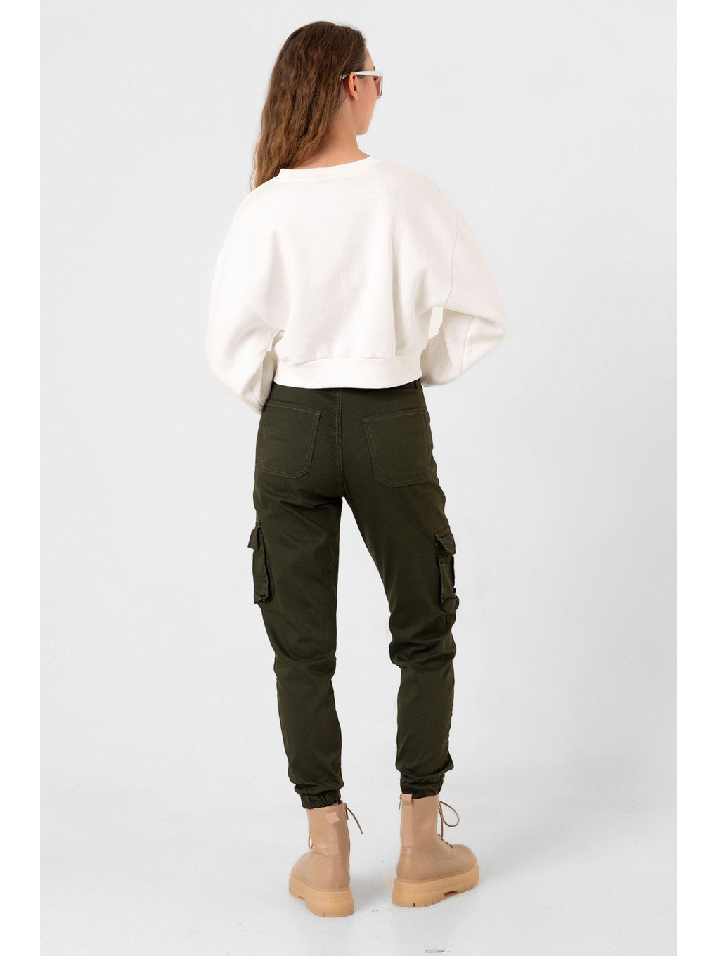 Haki Jogger Rahat Kalıp Paça Lastikli Kargo Cepli Gabardin Kadın Pantolon-4