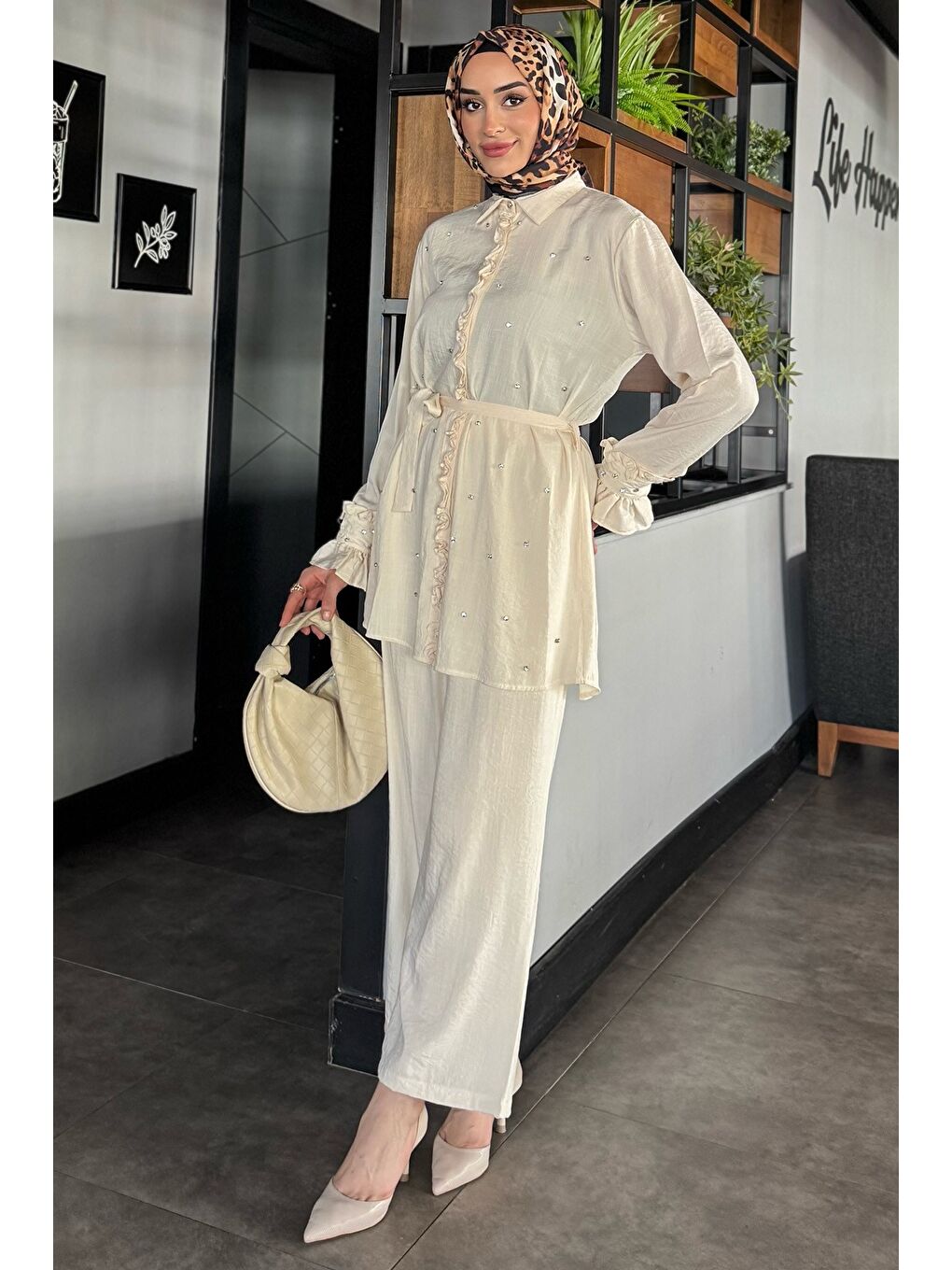 Ekru Tesettür Bel Kuşaklı Taşlı Tunik Pantolon İkili Takım-1