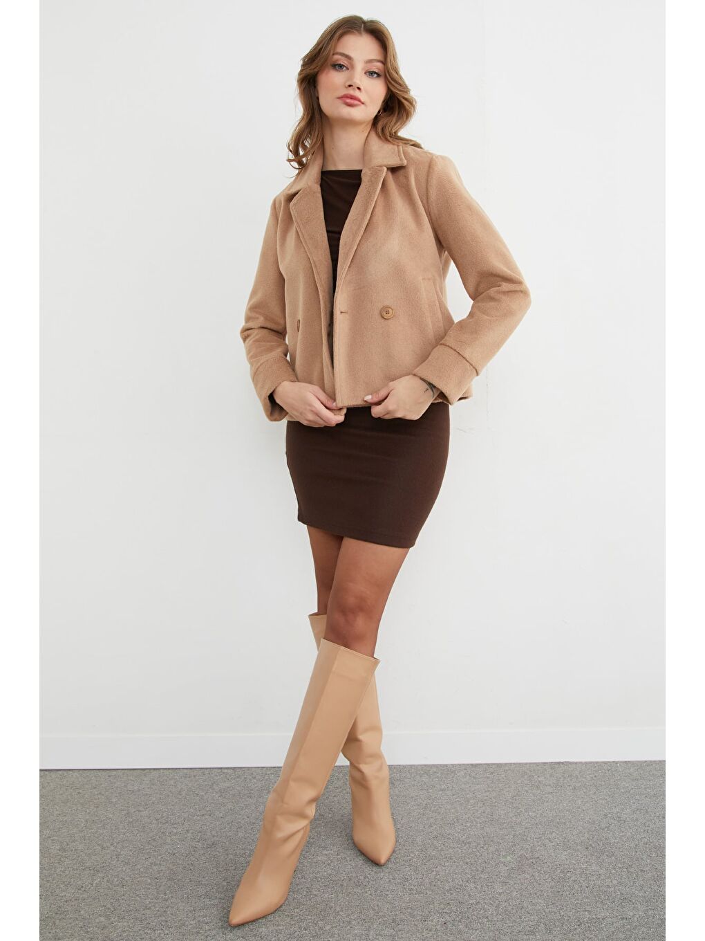 Bej Cepli Kruvaze Yaka Yumuşak Dokulu Kaşe Mont-3