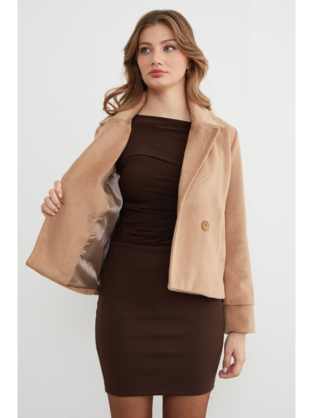Bej Cepli Kruvaze Yaka Yumuşak Dokulu Kaşe Mont-4