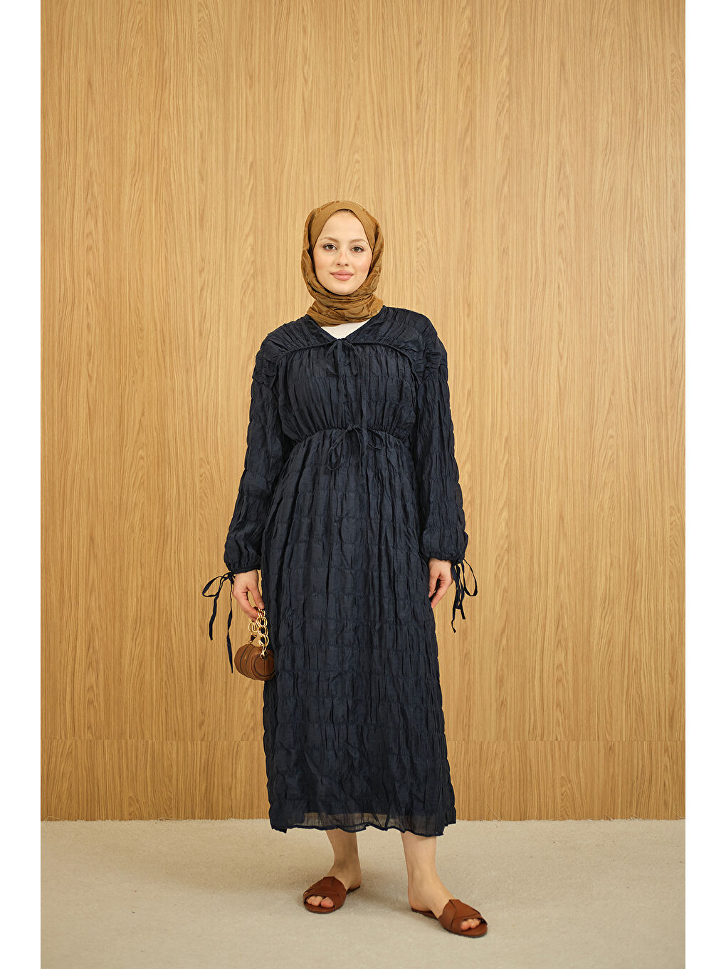 Kadın Büzgü Detay Bağcıklı Elbise Lacivert
