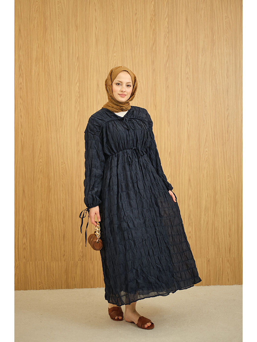 Kadın Büzgü Detay Bağcıklı Elbise Lacivert-1