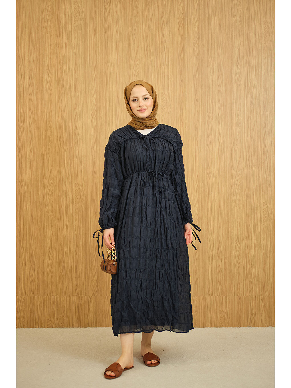 Kadın Büzgü Detay Bağcıklı Elbise Lacivert-4