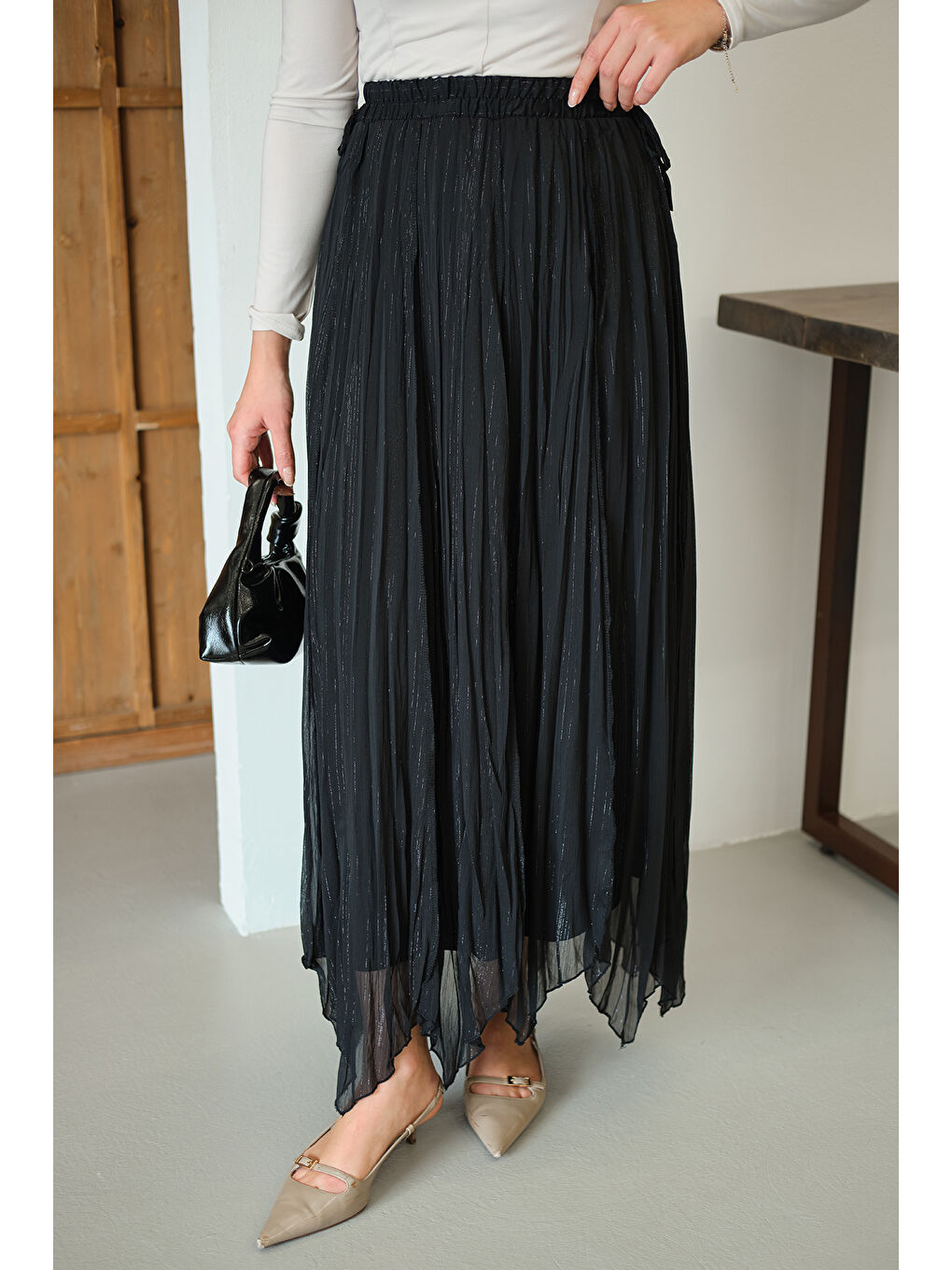 Kadın Yanları Bağcık Detay Simli Şifon Etek Siyah