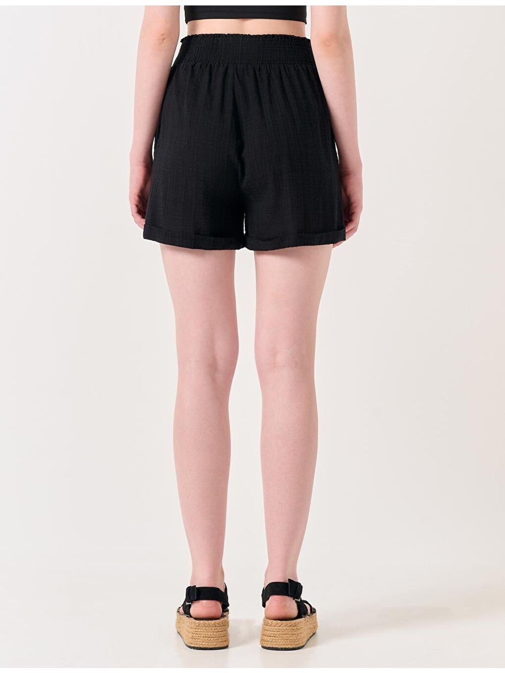 Siyah Bol Kesim Yüksek Bel Dokuma Şort-5