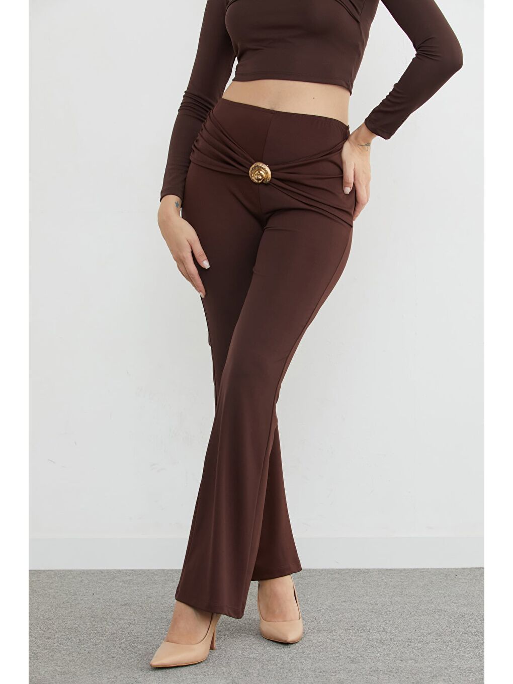 Kahverengi Kemer Aksesuarlı Dalgıç Kumaş Flare Pantolon-3