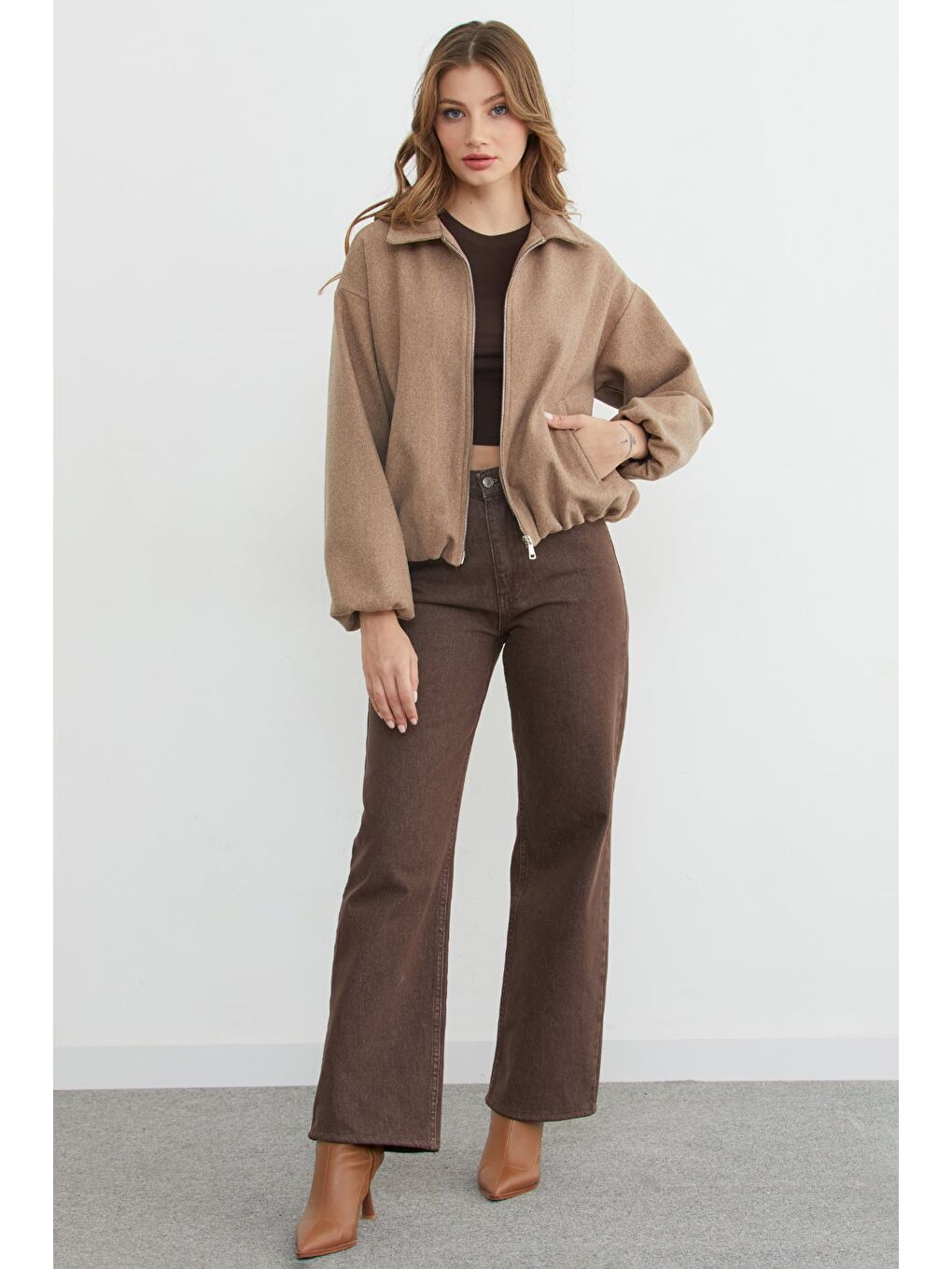 Bej Fermuarlı Cepli Polo Yaka Kaşe Bomber Mont-3