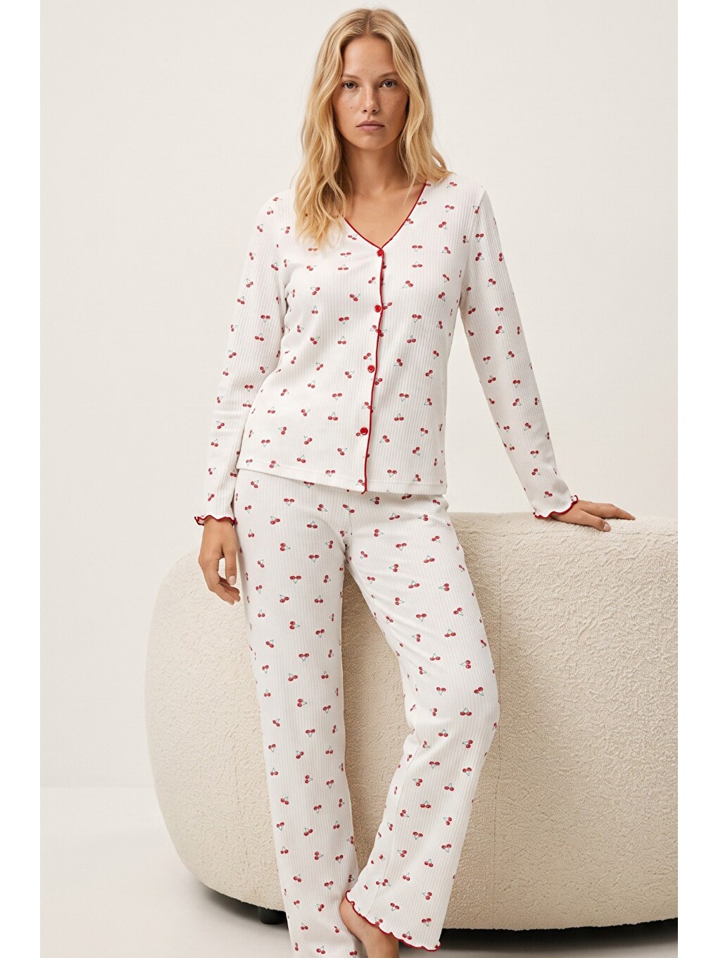 Kırmızı Yumuşak Tuşe Kışlık Fitilli Pamuklu Örme Düğmeli Hırka Pijama Takım 8073-1