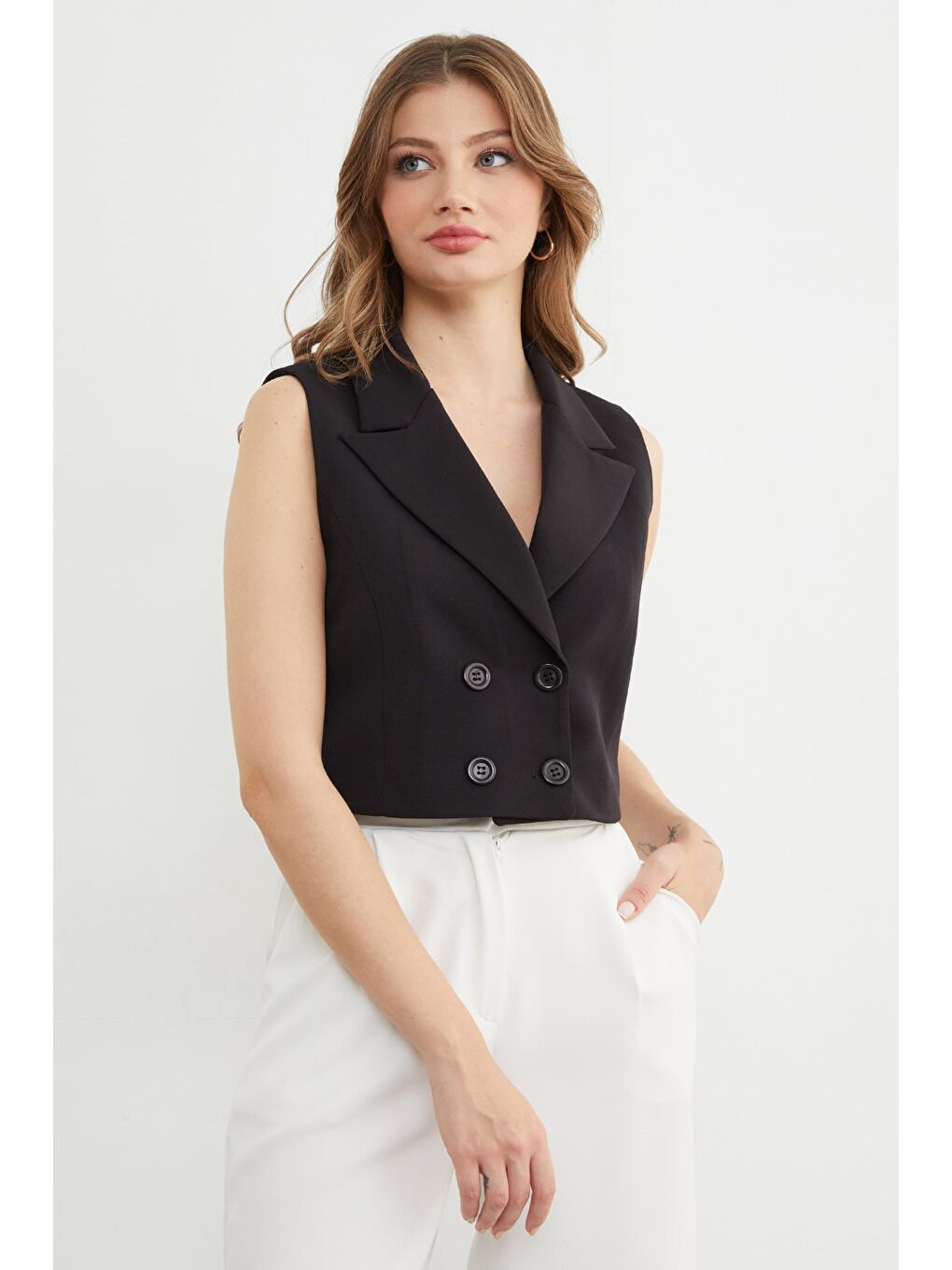 Siyah Düğmeli Kruvaze Yaka Yelek-1
