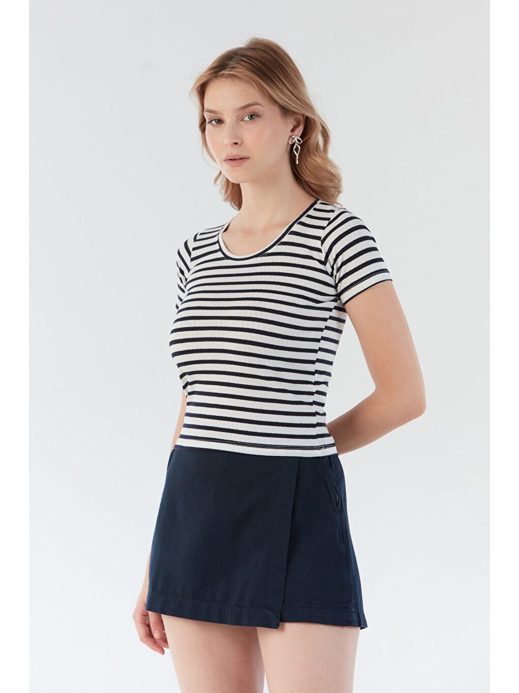 Lacivert Çizgili Bisiklet Yaka Tişört-3