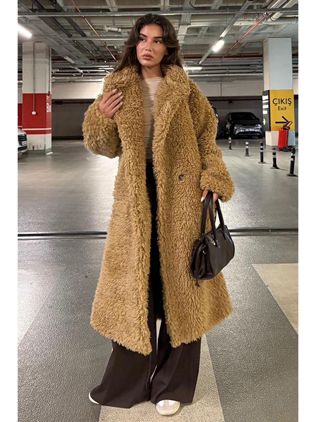 Kahverengi Pelüş Düğmeli Kadın Kaban Mg2516-2