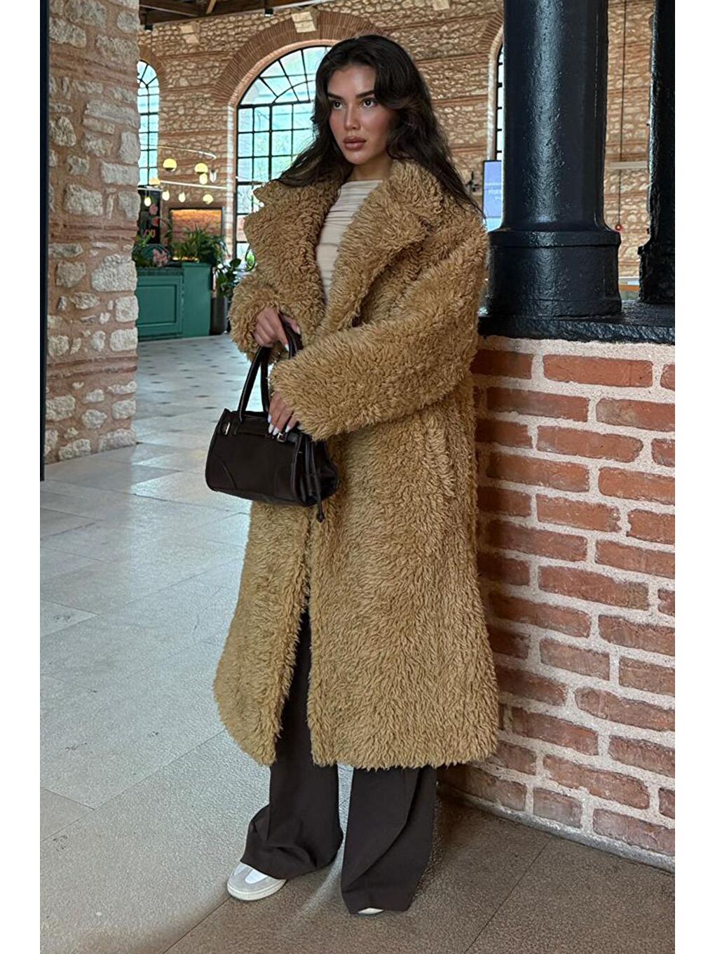 Kahverengi Pelüş Düğmeli Kadın Kaban Mg2516-3