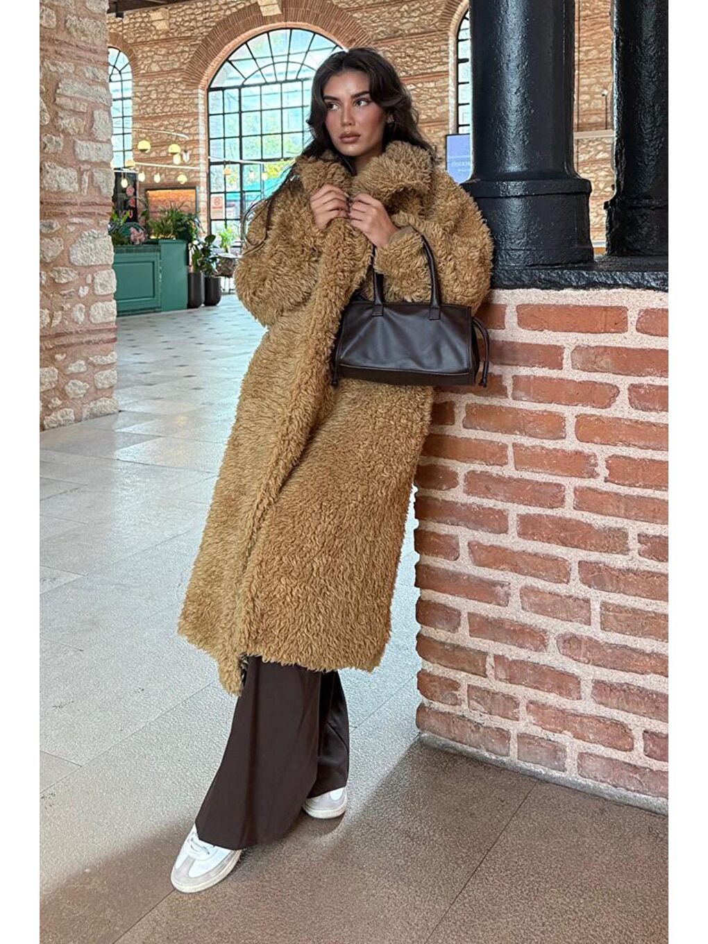 Kahverengi Pelüş Düğmeli Kadın Kaban Mg2516-4