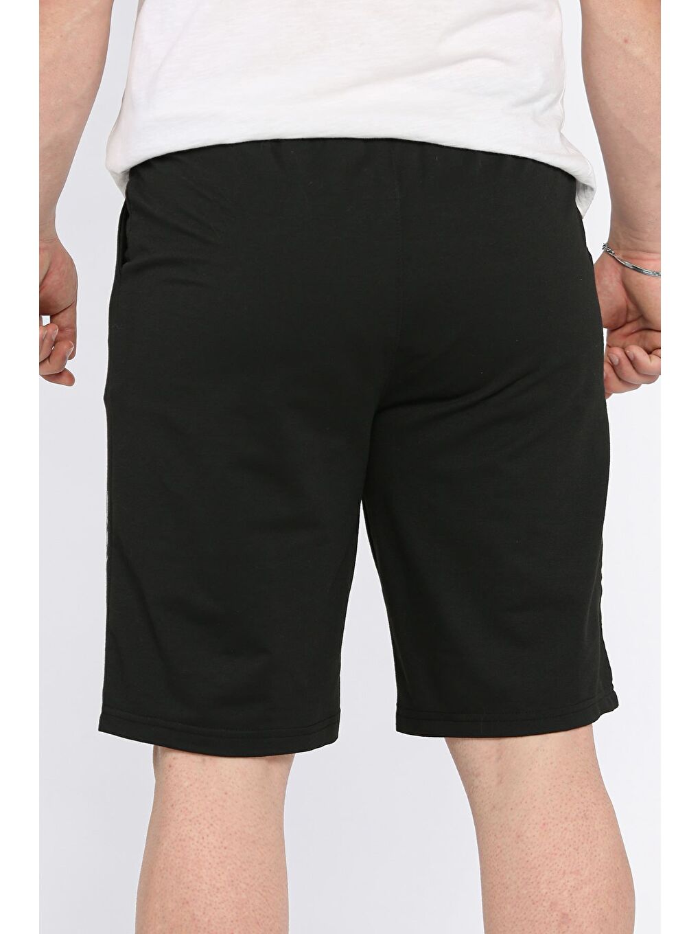 Siyah Erkek Bel Lastikli Şerit Detaylı Cepli Şort-2