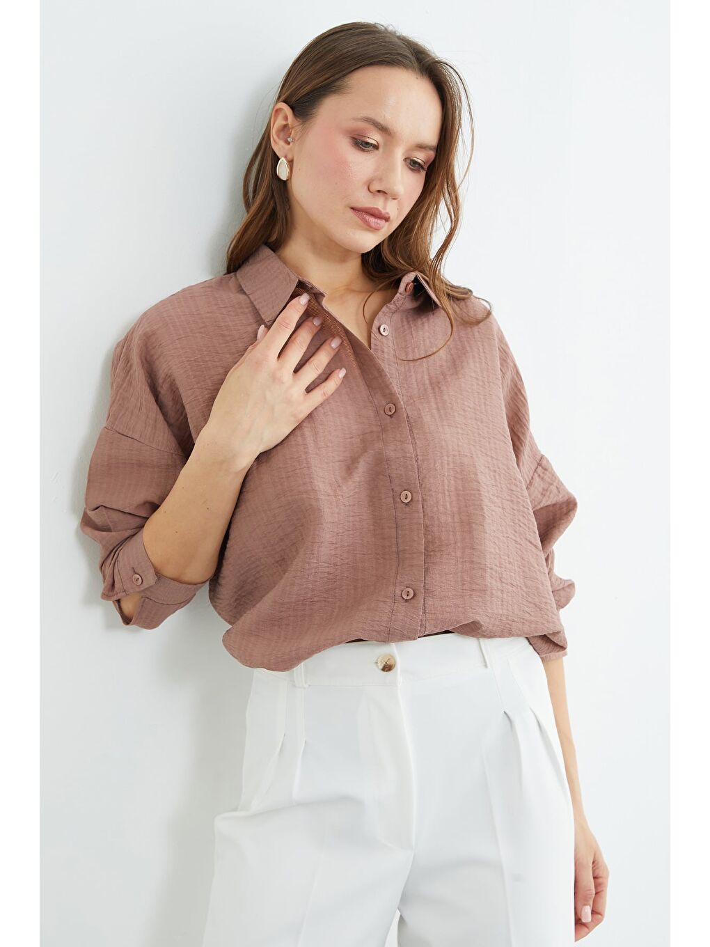 Kahverengi Basic Düğmeli Krinkıl Gömlek