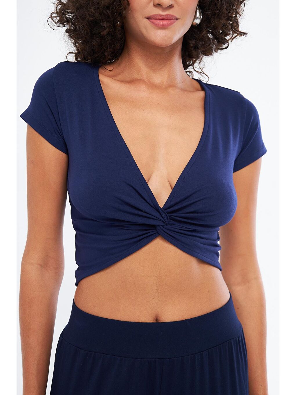 Kadın Burgu Detaylı Kısa Kol Lacivert Bluz - Twist