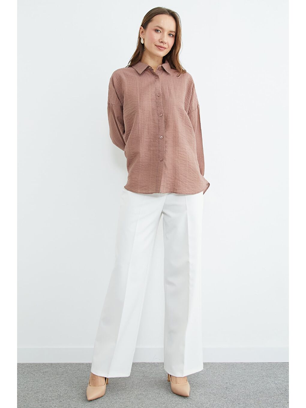 Kahverengi Basic Düğmeli Krinkıl Gömlek-4