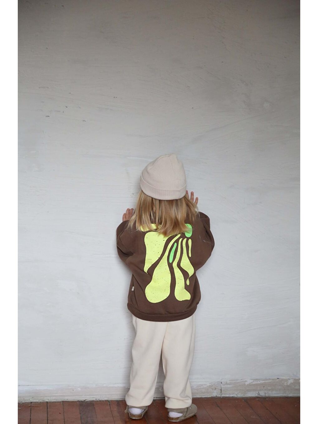 Kahverengi Sarı Sırt Baskılı Çocuk Eşofman Takımı-2